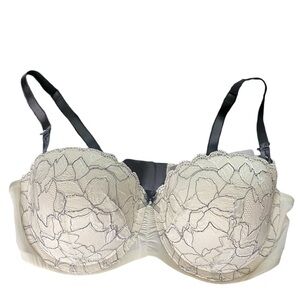 Victoria’s Secret elegant Lace Underwire Bra - Cream 38C